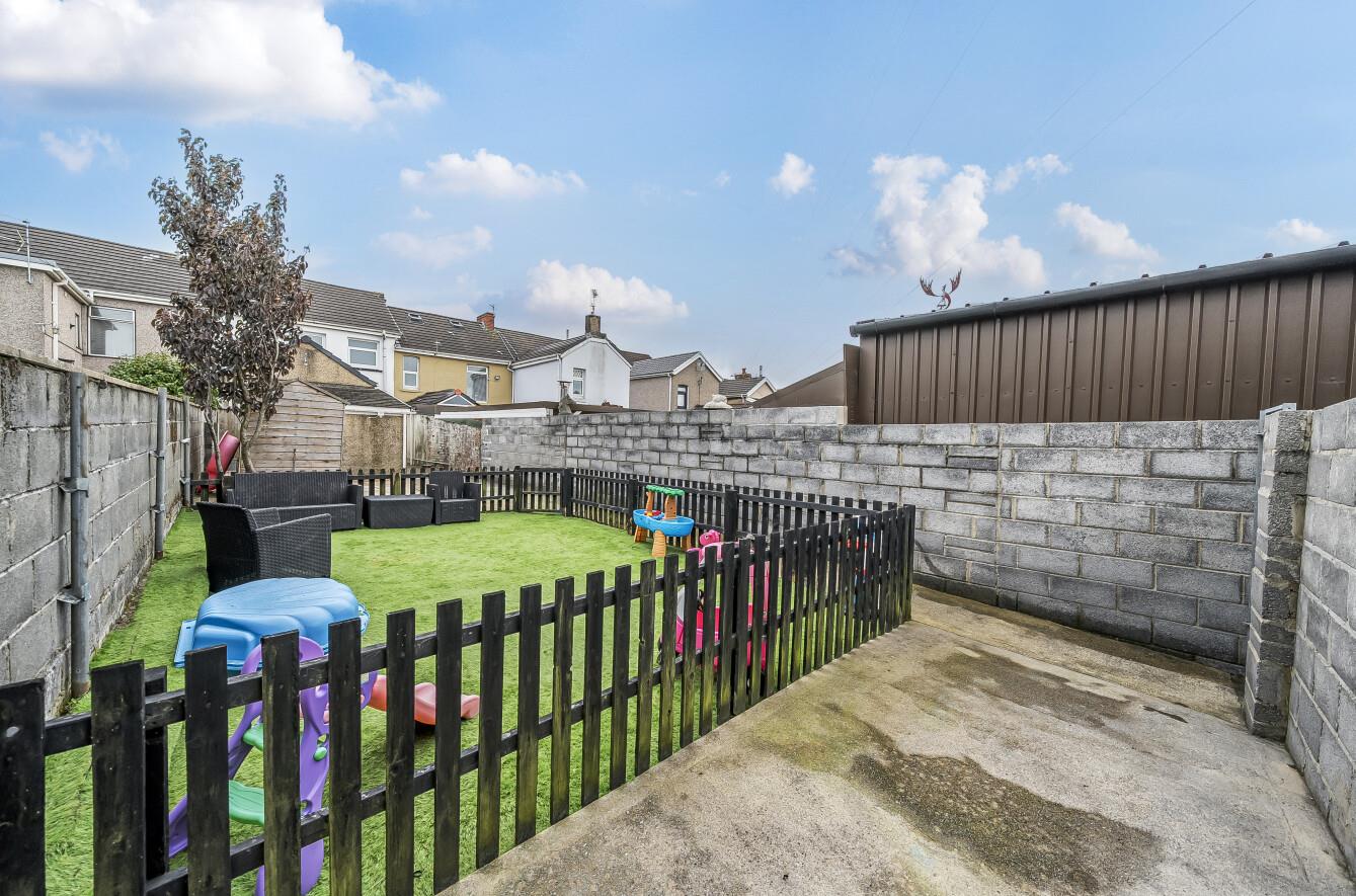 Llandafen Road, Llanelli, SA14 9BD